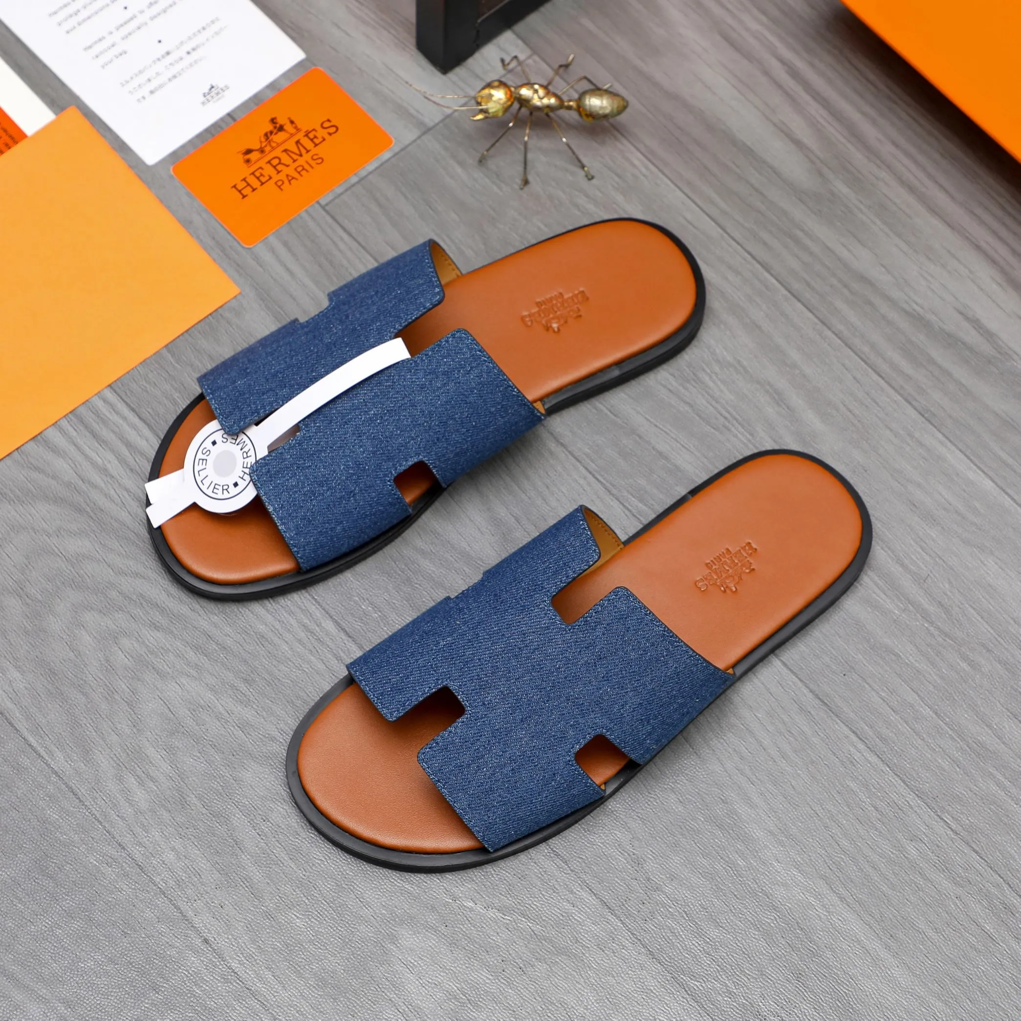 Men's shoes 💰280 Product trademark: Hermes "Hermes" slippers True size: 38-46 Product material: Denim breathable upper, microfiber lining, original outsole